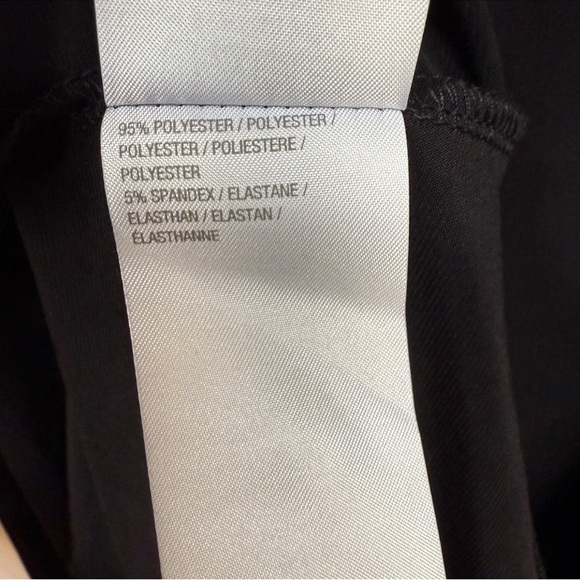 Elegant Black Cold Shoulder Dress - Picture 7 of 8